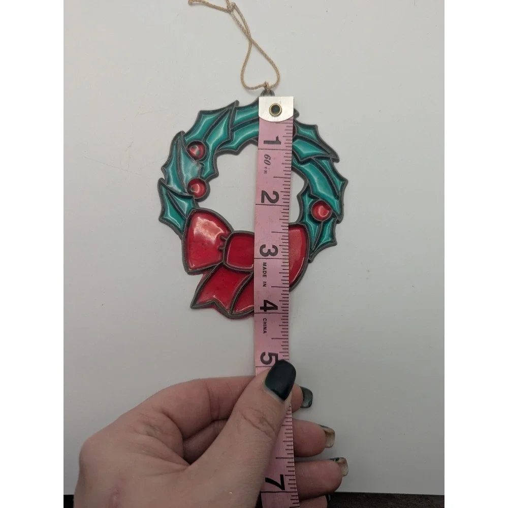 Vtg Stained Glass Look Green Christmas Wreath Ornament Red Bow‎ Holly Berries 4